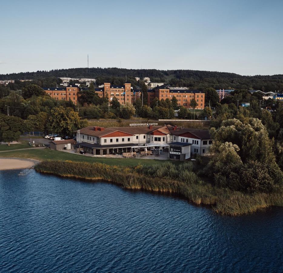 Hasse Pa Sjoekanten Hotell & Restaurang Jonkoping Exterior photo